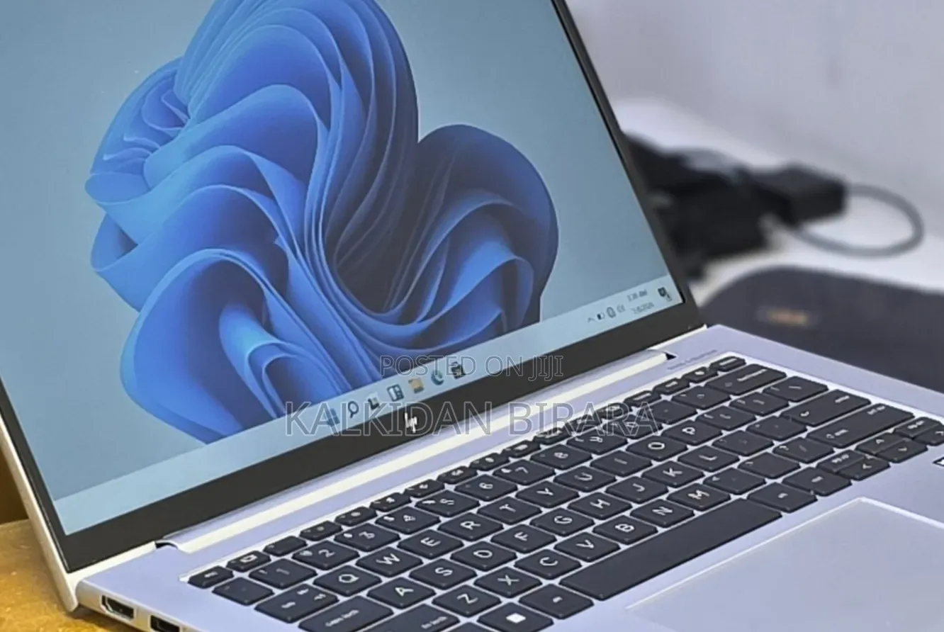 New Laptop HP EliteBook 840 G10 16GB Intel Core i7 SSD 512GB