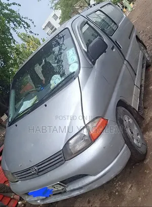 Toyota HiAce 2000 Silver