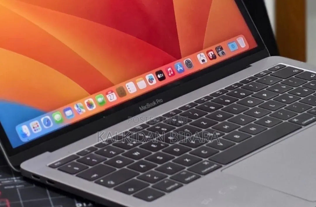 New Laptop Apple MacBook Pro 2017 16GB Intel Core i5 SSD 512GB