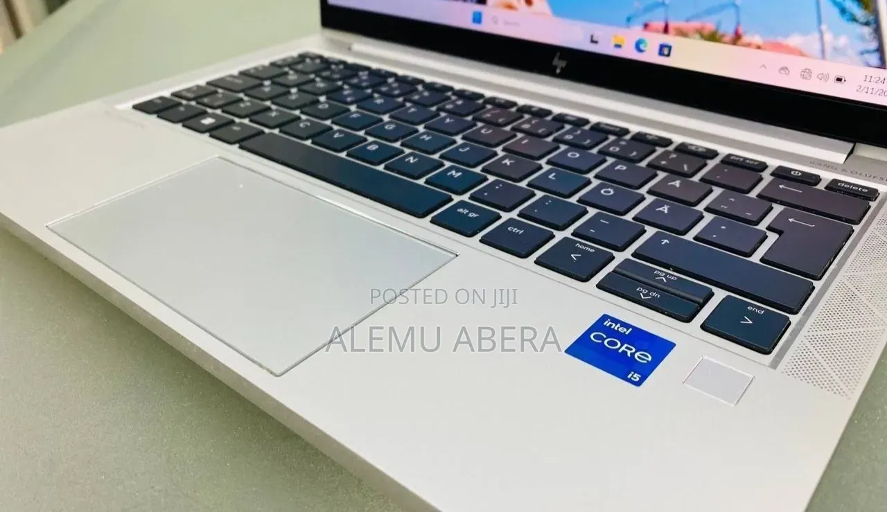 New Laptop HP EliteBook 830 G8 16GB Intel Core i5 SSD 512GB