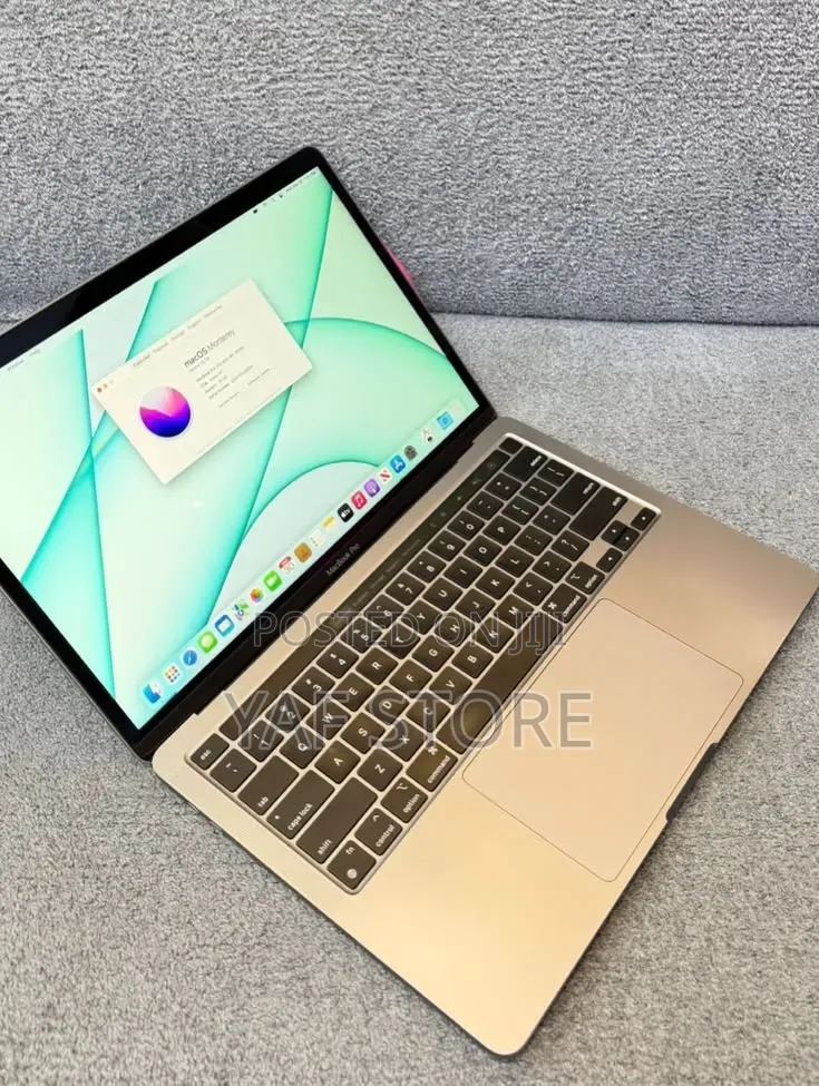 New Laptop Apple MacBook Pro 2020 M1 8GB Apple M1 SSD 512GB
