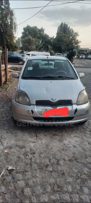 Toyota Vitz 1.0 FWD 3dr 2000 Silver