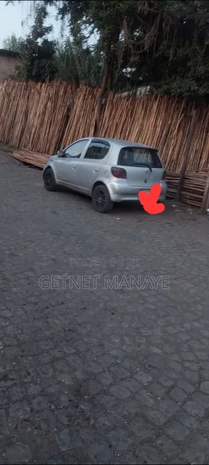 Toyota Vitz 1.0 FWD 3dr 2000 Silver