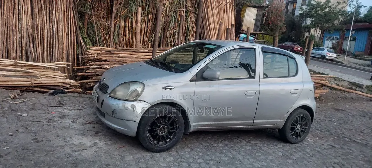 Toyota Vitz 1.0 FWD 3dr 2000 Silver