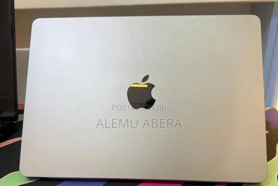 New Laptop Apple MacBook Air 2022 M2 16GB Apple M2 SSD 512GB