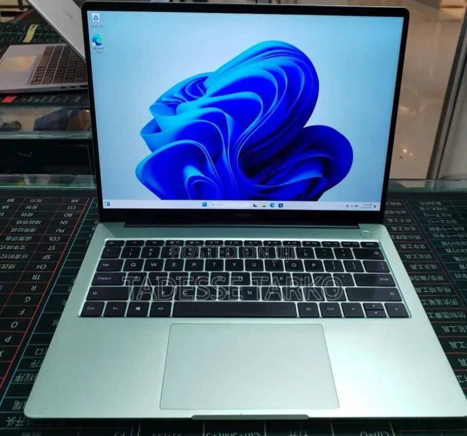 New Laptop 16GB Intel Core i5 SSD 512GB