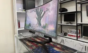 Samsung Curved 4K 34 Inch Monitor