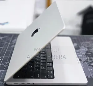 New Laptop Apple MacBook Pro 2024 M4 Pro 24GB Apple M4 Pro SSD 512GB