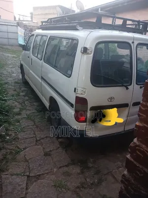 Toyota HiAce 2007 White