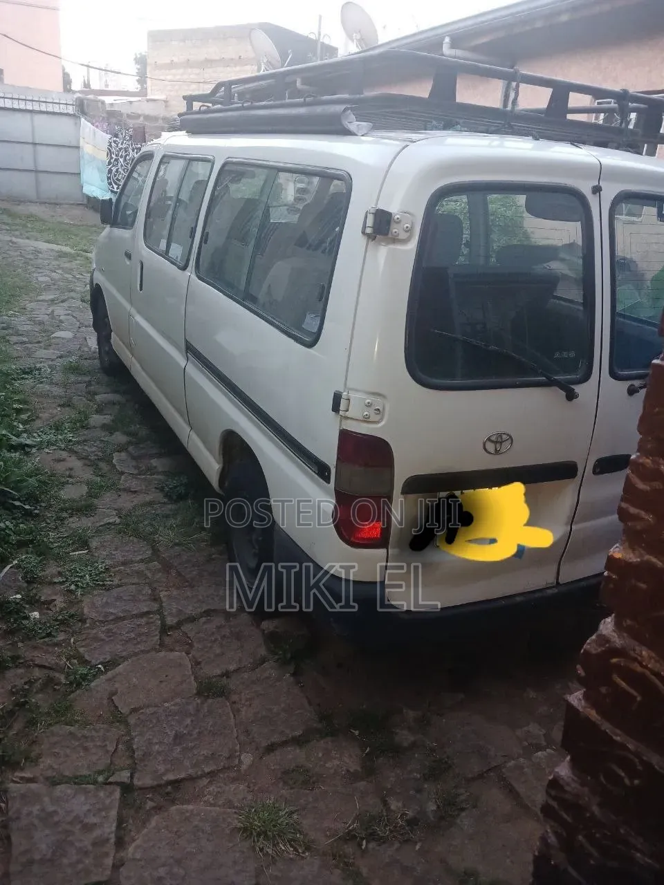 Toyota HiAce 2007 White