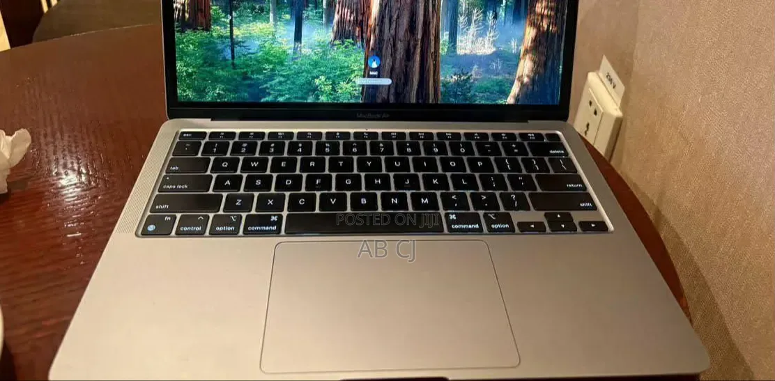 Laptop Apple MacBook Air 2020 M1 8GB Intel Core M2 SSD 256GB