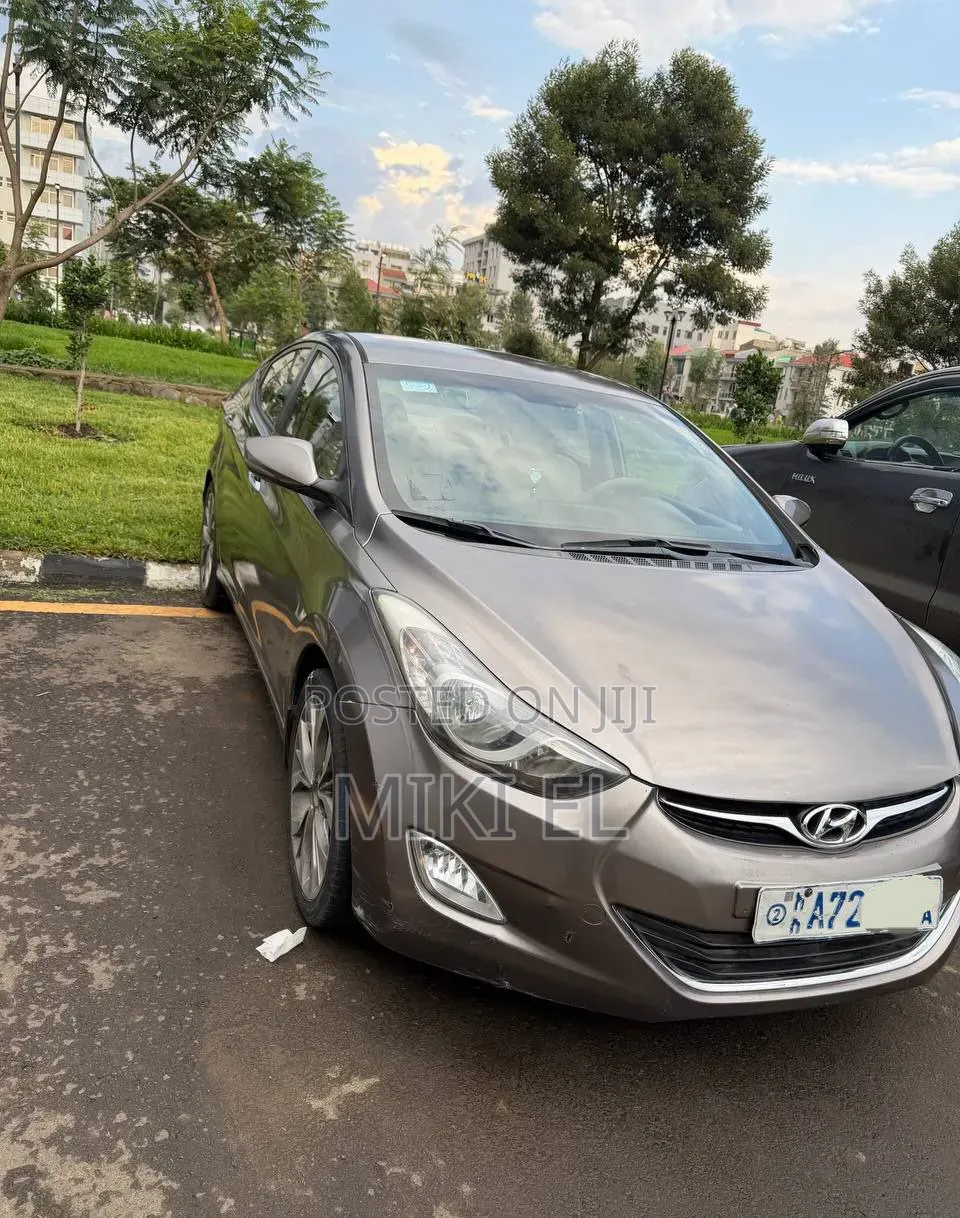 Hyundai Elantra GLS 2012 Blue