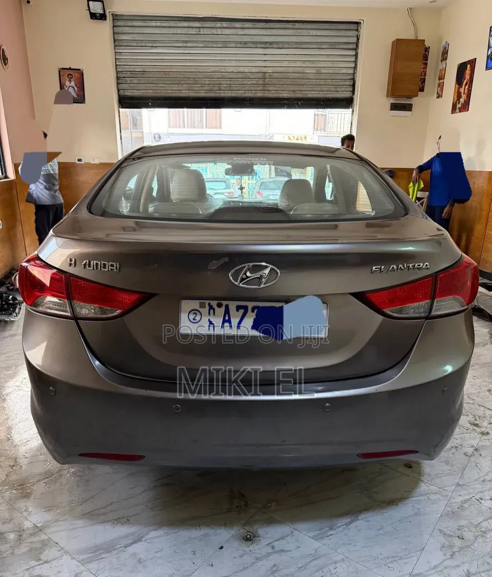 Hyundai Elantra GLS 2012 Blue