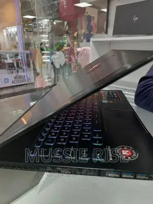 Laptop MSI GE63VR 7RF Raider 16GB Intel Core I7 SSD 1T