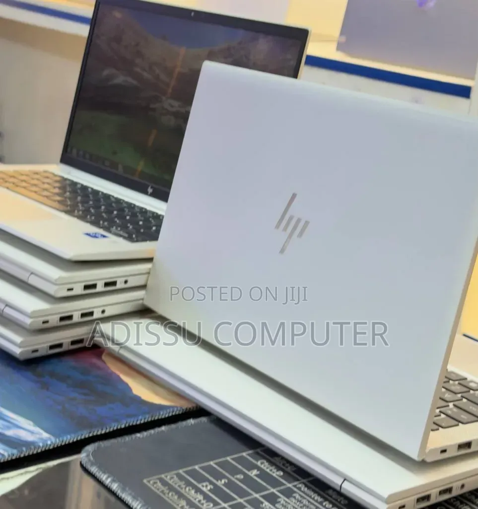 New Laptop HP EliteBook 830 G8 8GB Intel Core i7 SSD 512GB