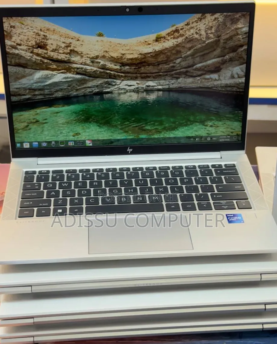New Laptop HP EliteBook 830 G8 8GB Intel Core i7 SSD 512GB