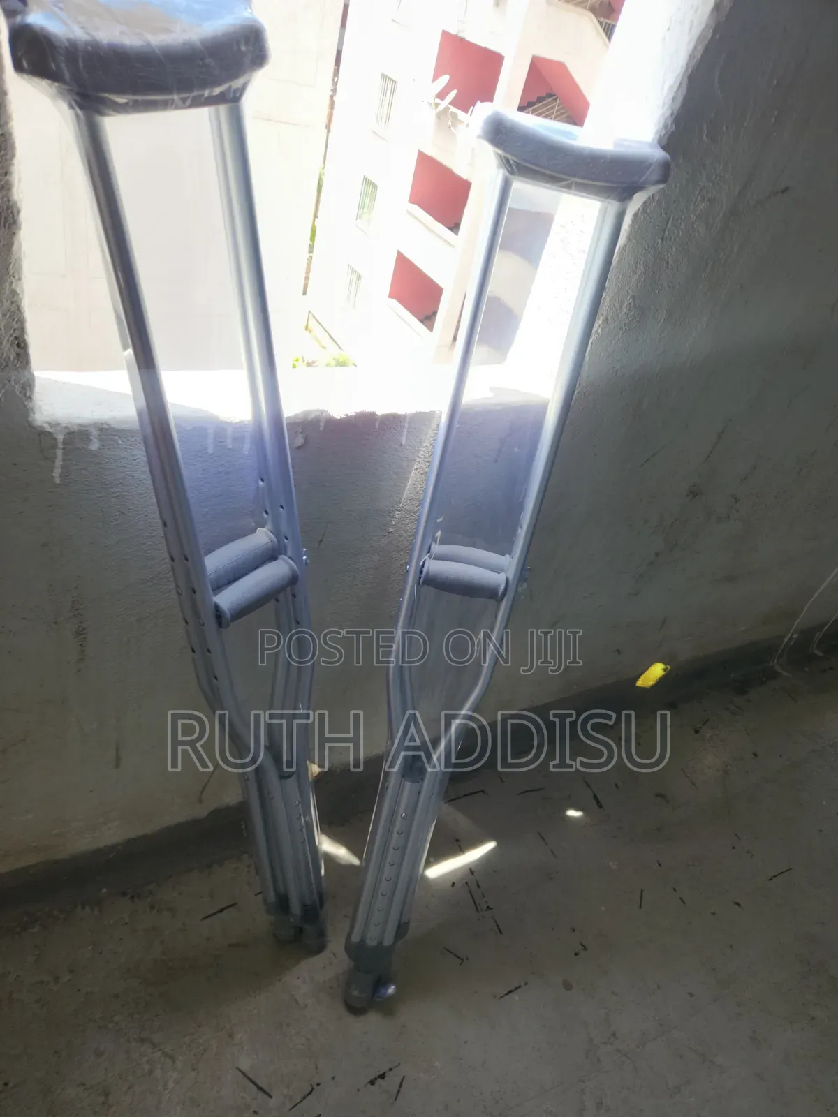 Axillary Bilateral Crutches堥那crutches者的crutches Axillary隨著bilateral