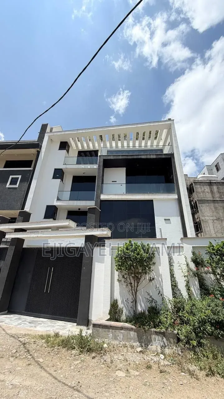 Furnished 5bdrm Duplex in Bole for sale