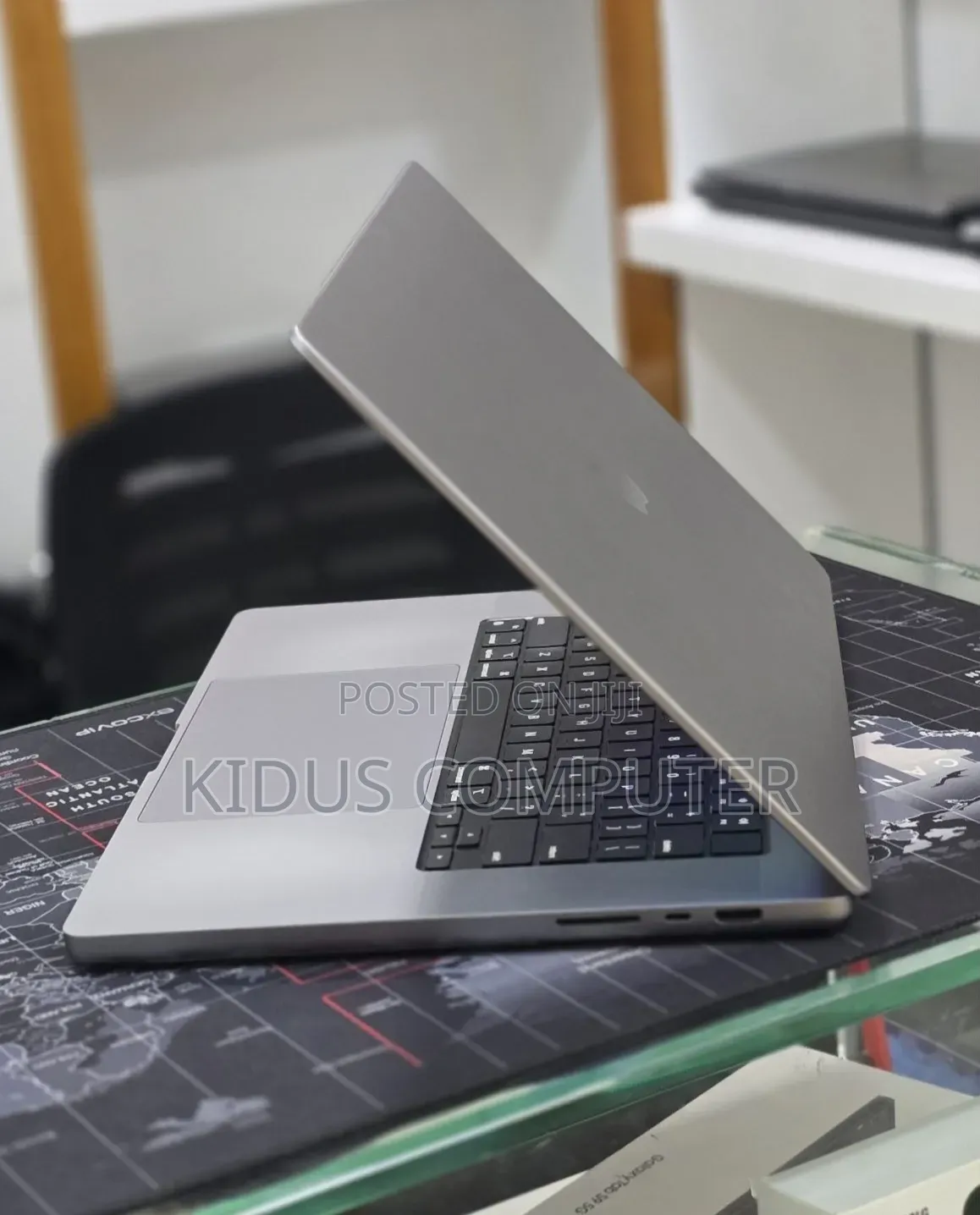 New Laptop Apple MacBook Pro 2021 M1 Max 64GB Apple M4 SSD 1T