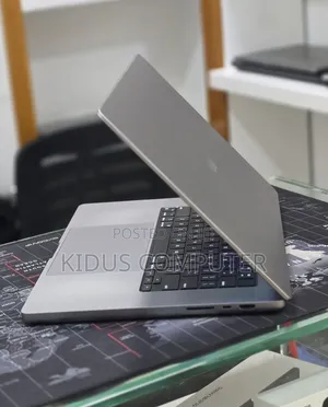 New Laptop Apple MacBook Pro 2021 M1 Max 64GB Apple M4 SSD 1T
