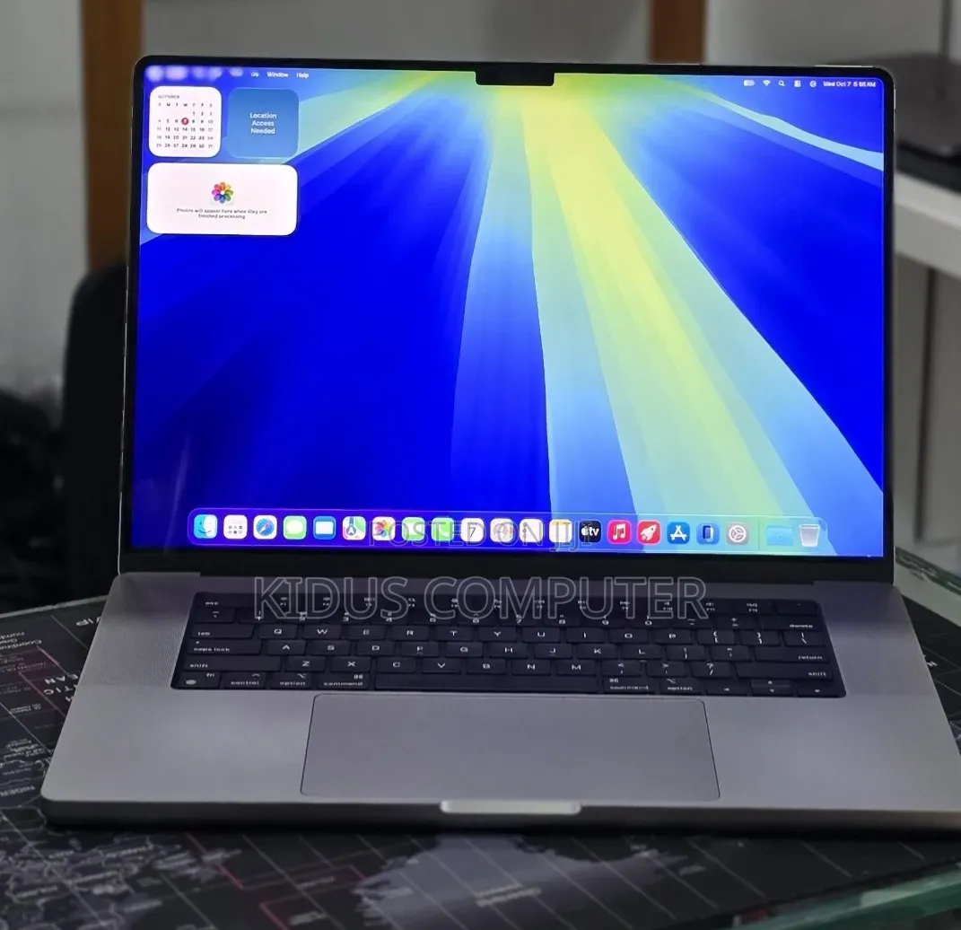 New Laptop Apple MacBook Pro 2021 M1 Max 64GB Apple M4 SSD 1T