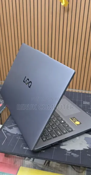 New Laptop Lenovo LOQ 15ARP9 12GB Intel Core i5 SSD 512GB