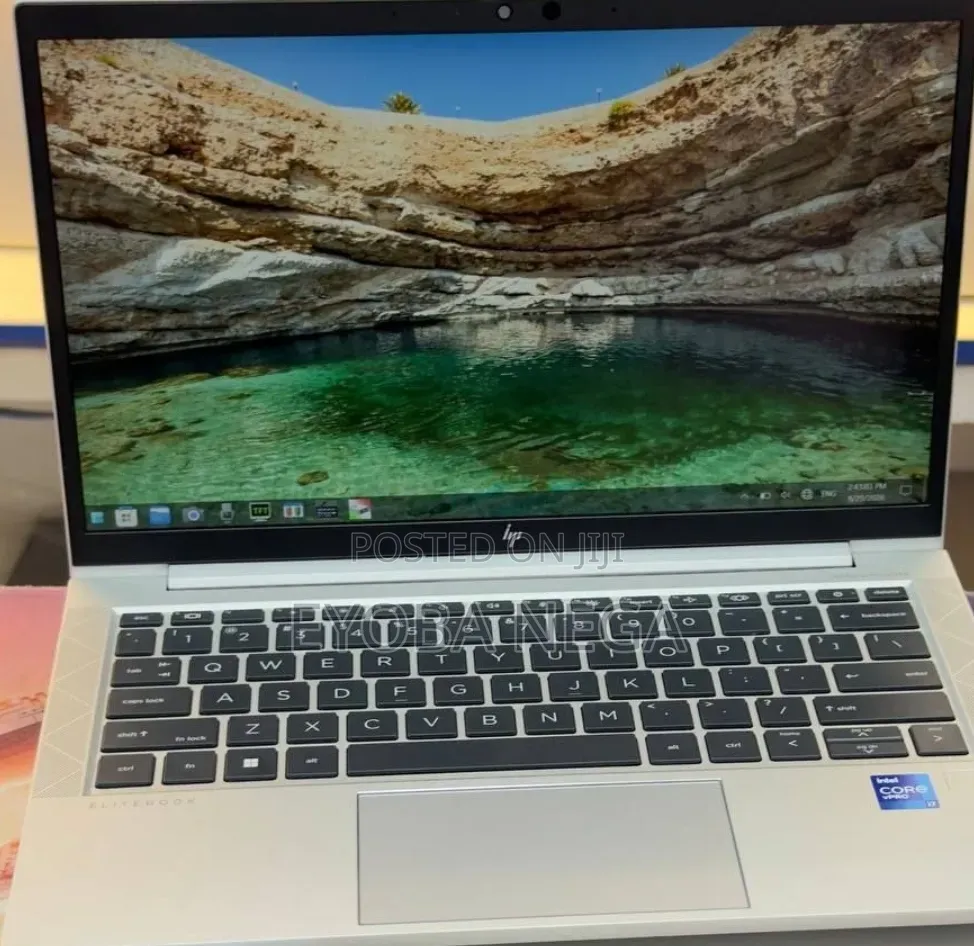New Laptop HP EliteBook 830 G8 16GB Intel Core i7 SSD 512GB