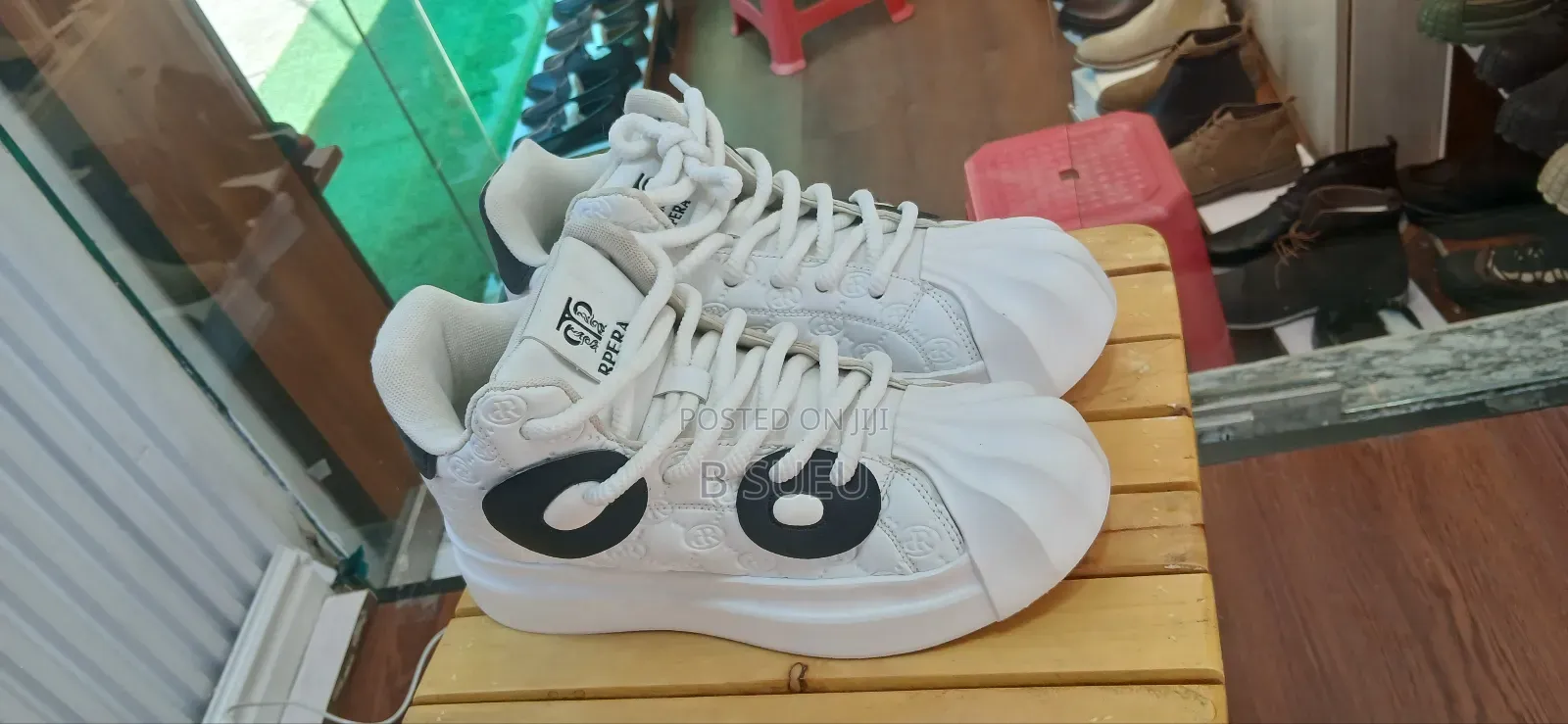 New Repera ጫማ