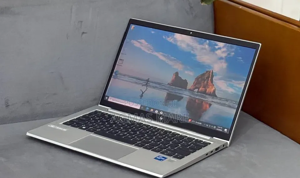 New Laptop HP EliteBook 830 G8 16GB Intel Core i7 SSD 512GB