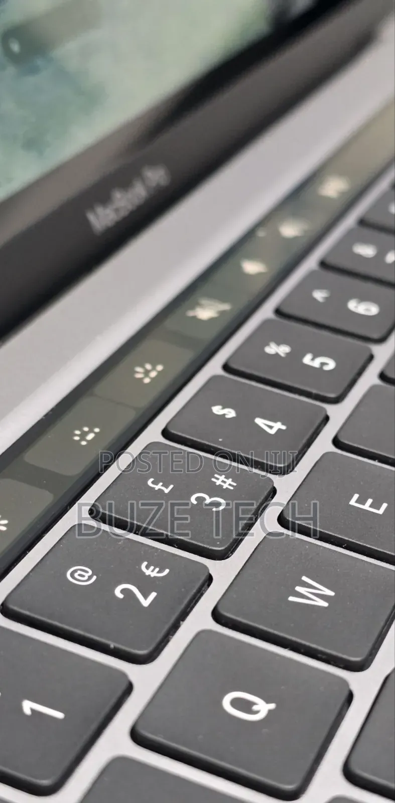 New Laptop Apple MacBook Pro 2020 M1 8GB Apple M1 SSD 512GB