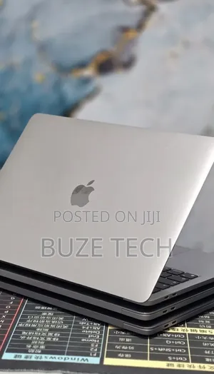 New Laptop Apple MacBook Pro 2020 M1 8GB Apple M1 SSD 512GB