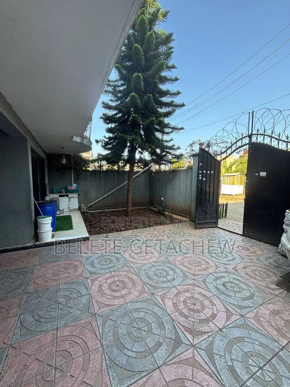 8bdrm House in Lebu Musica Sefer,, Nifas Silk-Lafto for sale