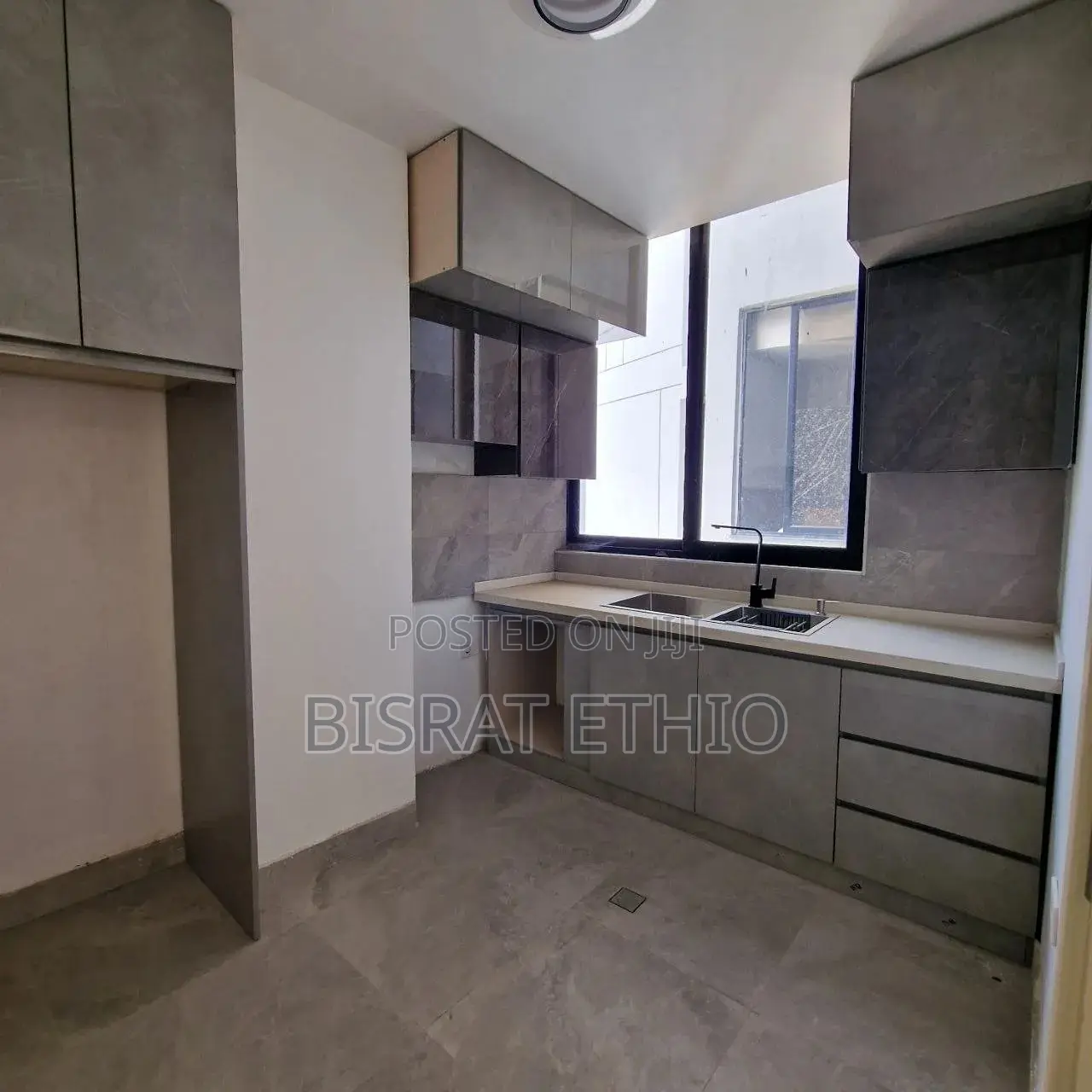 3bdrm Apartment in Jakros, Bole for sale