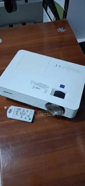 Sony Projector Model Name VPL-Dx220 Hardware Interface VGA, HDMI
