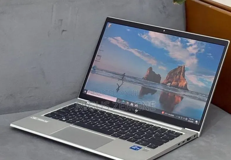 New Laptop HP EliteBook 830 G8 16GB Intel Core i7 SSD 512GB