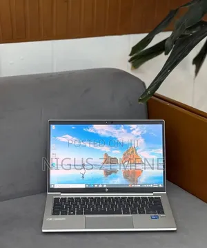 New Laptop HP EliteBook 830 G8 16GB Intel Core i7 SSD 512GB