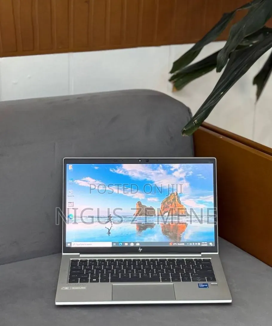 New Laptop HP EliteBook 830 G8 16GB Intel Core i7 SSD 512GB