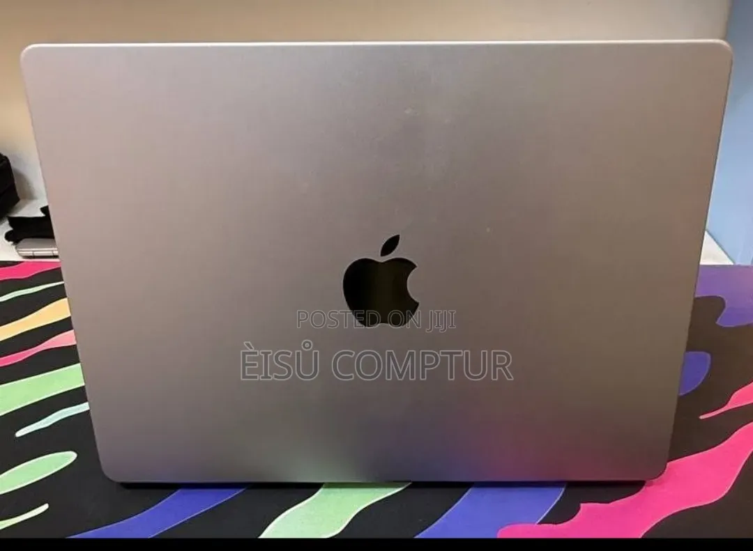 New Laptop Apple MacBook Pro 2023 M3 8GB Apple M3 Pro SSD 512GB