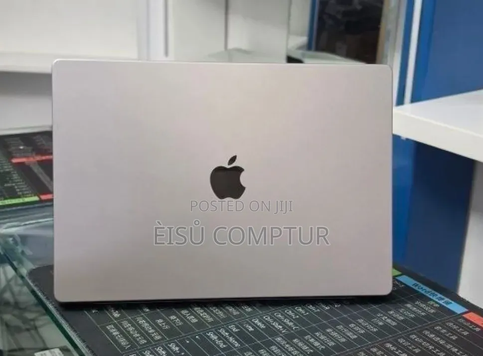 New Laptop Apple MacBook Pro 2020 M1 32GB Apple M1 Pro SSD 1T