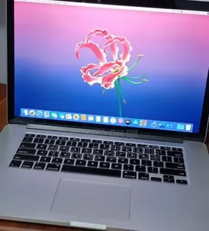 New Laptop Apple MacBook 16GB Intel Core i7 SSD 256GB