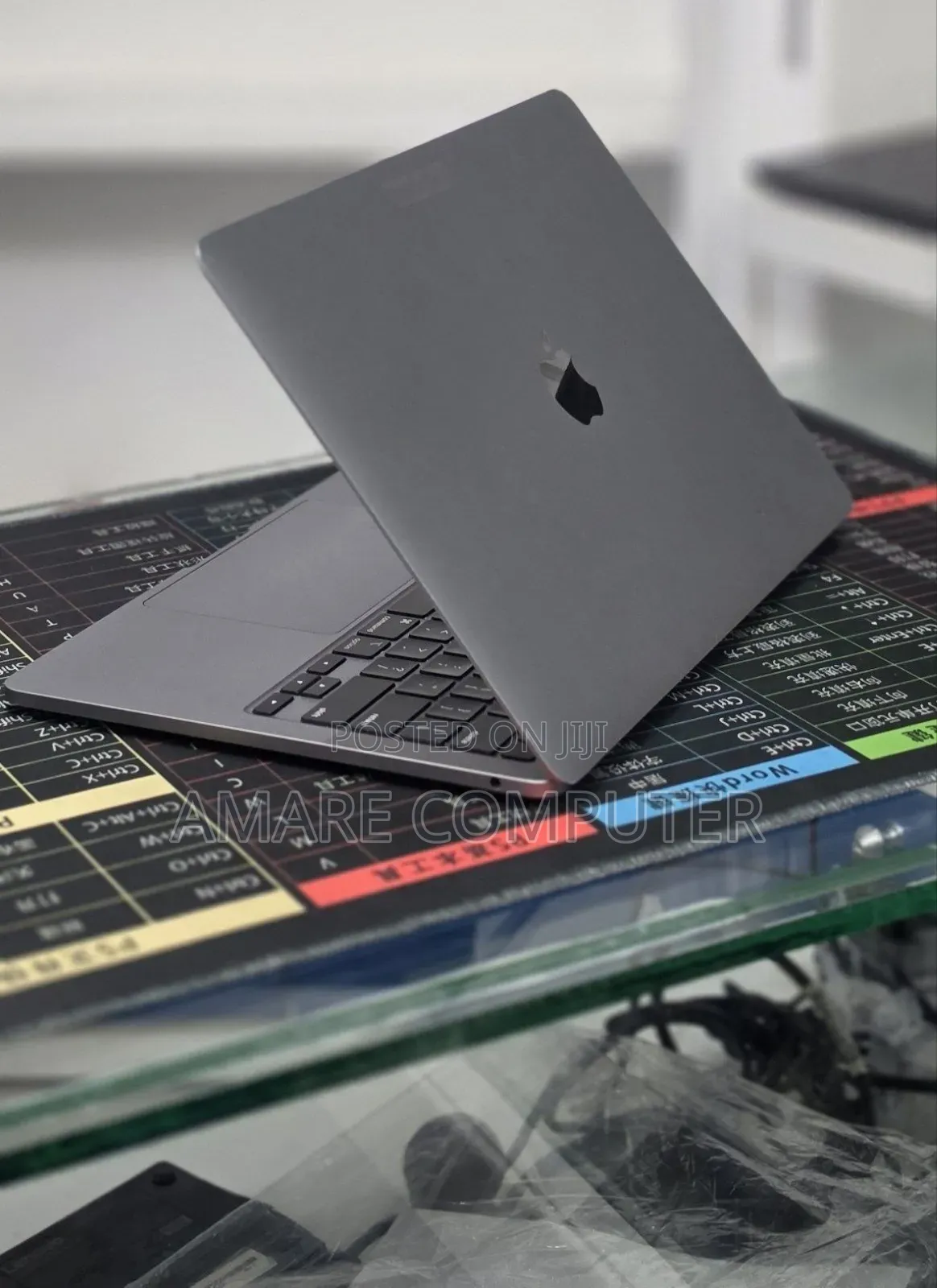 New Laptop Apple MacBook Pro 2020 M1 16GB Apple M1 Pro SSD 512GB