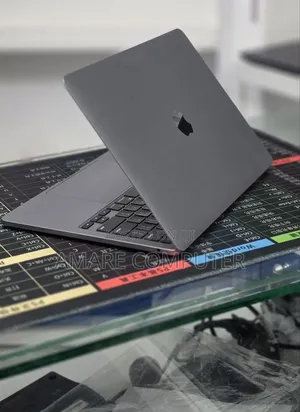 New Laptop Apple MacBook Pro 2020 M1 16GB Apple M1 Pro SSD 512GB