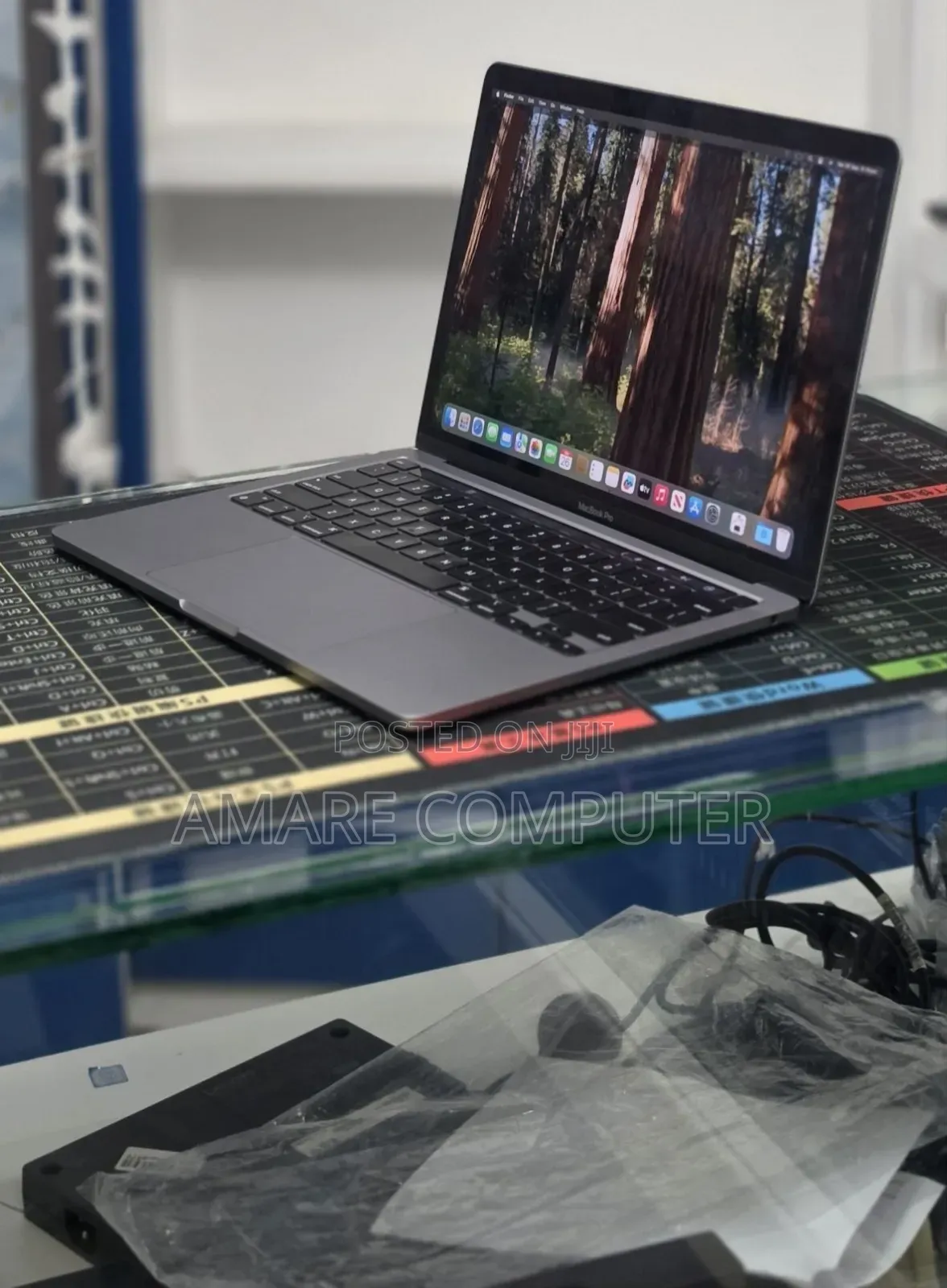 New Laptop Apple MacBook Pro 2020 M1 16GB Apple M1 Pro SSD 512GB