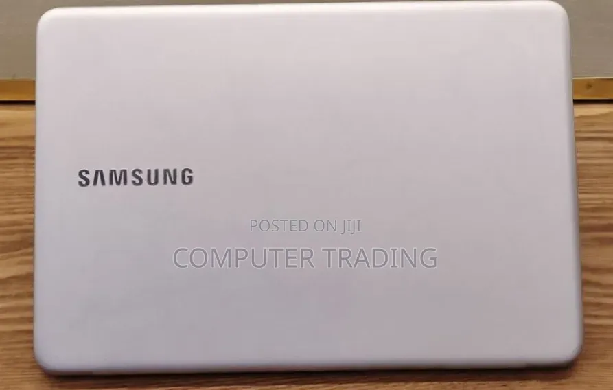 New Laptop Samsung NP-X360 8GB Intel Core i7 SSD 256GB
