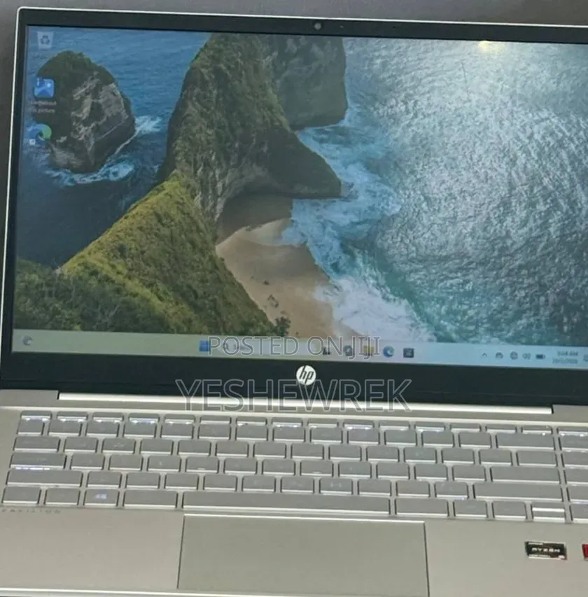New Laptop HP Pavilion 15 8GB Intel Core i7 SSD 256GB