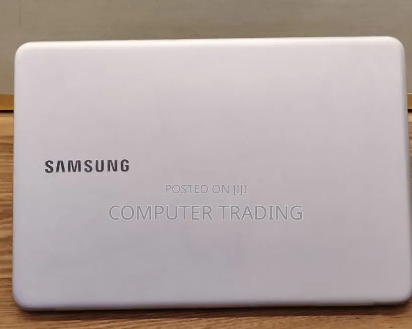 New Laptop Samsung NP-X360 8GB Intel Core i7 SSD 256GB