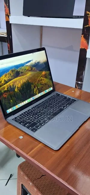 New Laptop Apple MacBook Air 2019 8GB Intel Core i5 SSD 128GB