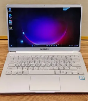 New Laptop Samsung Galaxy Book4 8GB Intel Core i7 SSD 256GB