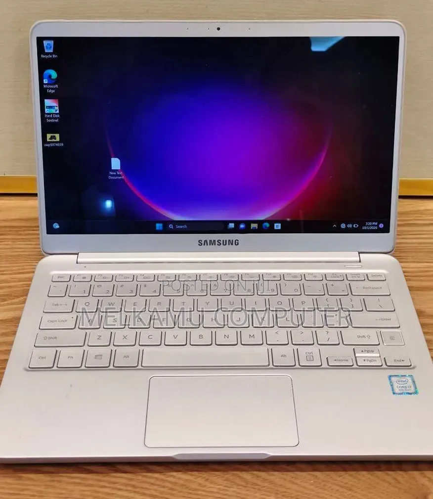 New Laptop Samsung Galaxy Book4 8GB Intel Core i7 SSD 256GB
