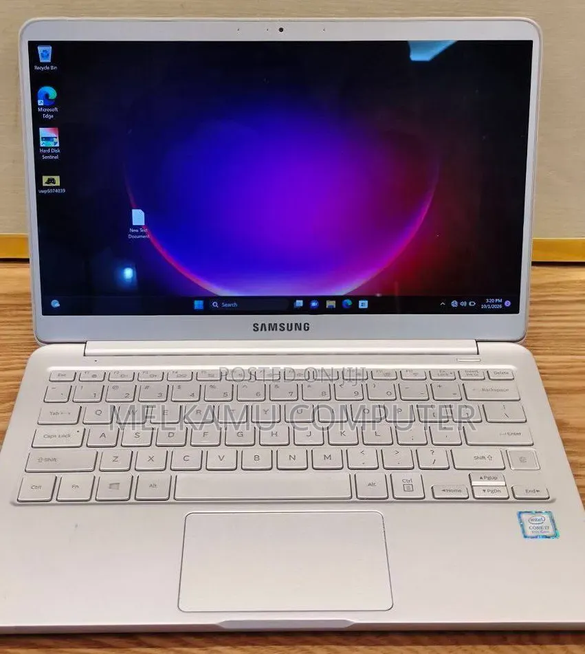 New Laptop Samsung Galaxy Book4 8GB Intel Core i7 SSD 256GB